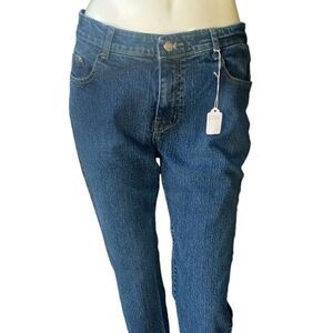 67643...August Straight leg Jeans Size 32